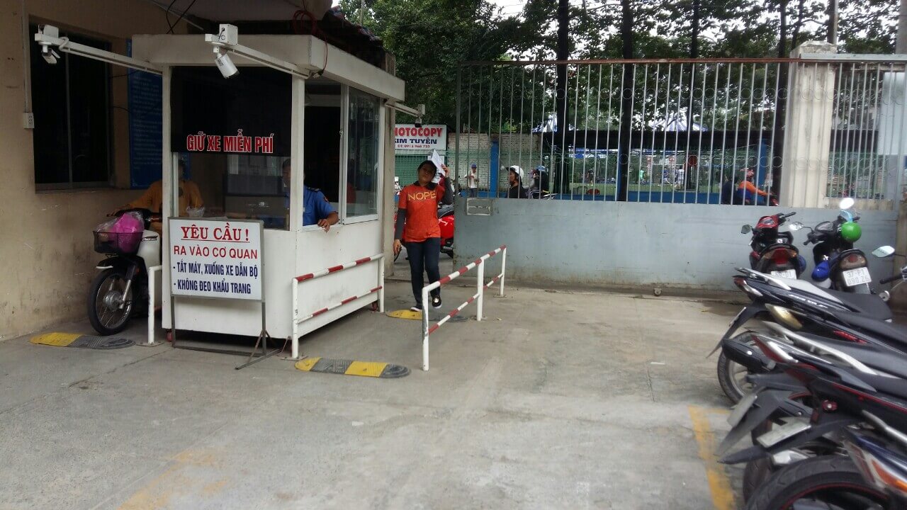 Máy giữ xe thông minh